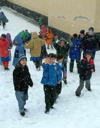 Son dakika... Trabzonda eğitime kar engeli