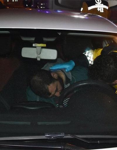 Direksiyon başında uyuyan alkollü sürücü