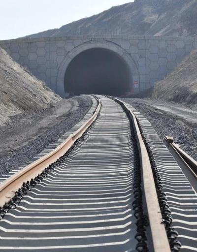Bakü-Tiflis-Kars demiryolu 2 ay sonra açılıyor