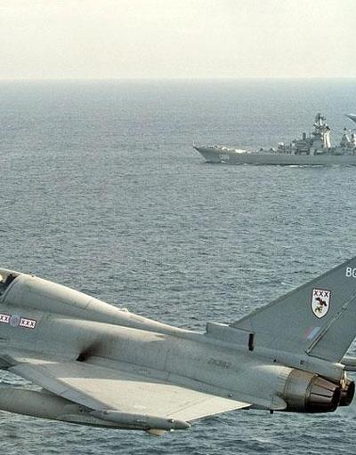 Rus uçak gemisi ve İngiliz donanması karşı karşıya