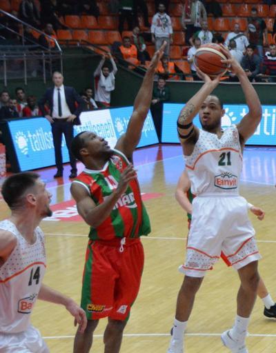 Spor Toto Basketbol Süper Ligi: Pınar Karşıyaka zor deplasmandan çıktı