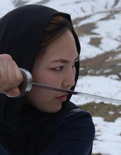 Dövüşmeyi öğrenen Afgan kızları