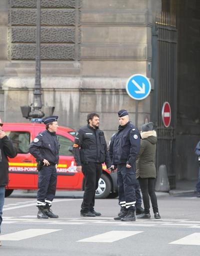 Paris saldırganının pasaportundan Türkiye vizesi çıktı