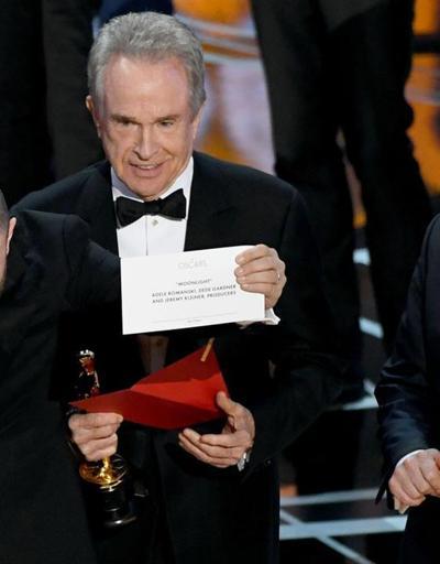 Oscarda tarihi hataya neden olanlar kovuldu