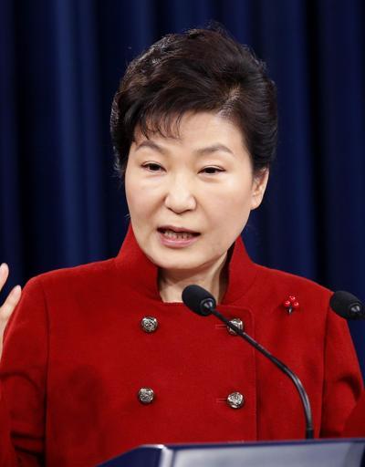 Yolsuzluktan görevden alınan Güney Kore Cumhurbaşkanı Geun-hye azledildi