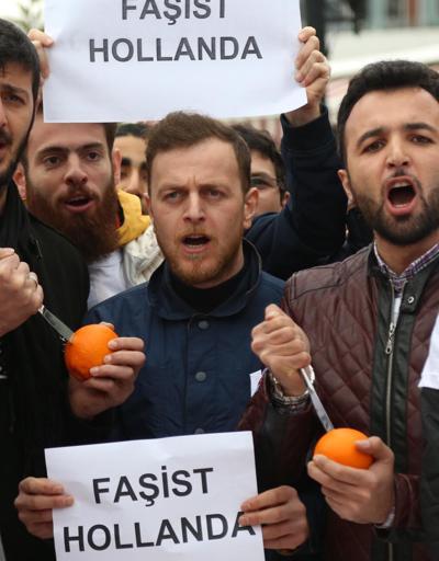 Hollandayı portakal sıkarak protesto ettiler