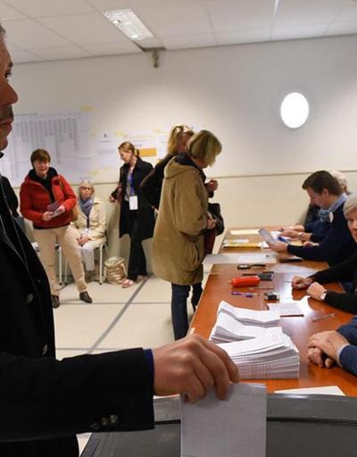 Hollanda seçimlerinde oy kullanma işlemi başladı