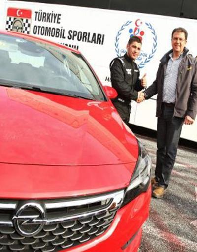 Şampiyon Opel Astra kullanacak