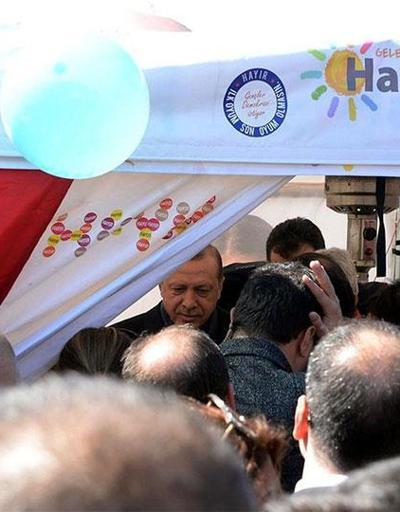 Cumhurbaşkanı Erdoğan Hayır standını ziyaret etti