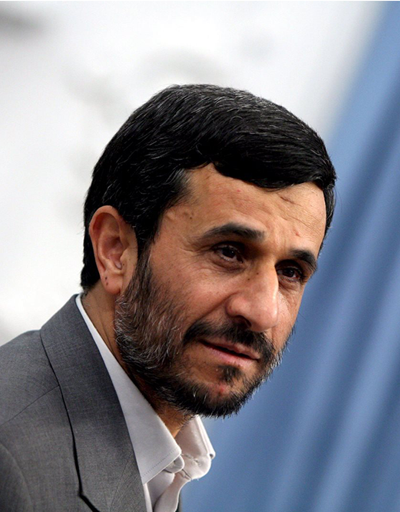 Ahmedinejadın yardımcısı ve danışmanına hapis cezası