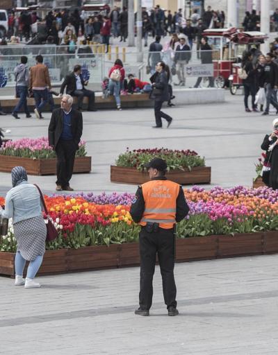Taksim Meydanında laleler için yoğun güvenlik önlemi