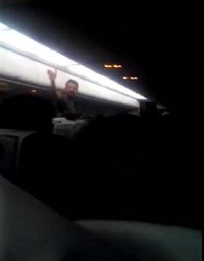 Uçakta alkollü yolcular kavga etti: İn ulan aşağı