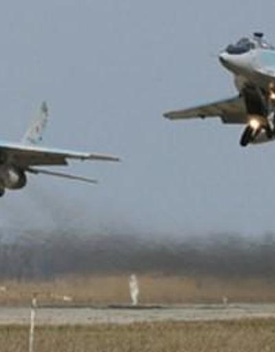 Rusya, askeri uçaklarının yarısını Suriye’den çekti