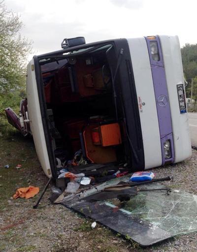 Antalyaspor taraftarını taşıyan otobüs devrildi