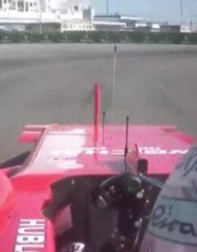 Vettel Massaya orta parmağını gösterdi