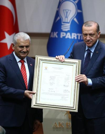 Erdoğan AK Partiye üye oldu: Partili Cumhurbaşkanlığı dönemi başladı