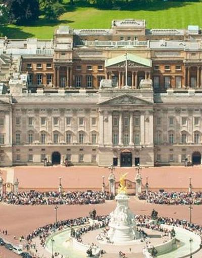 Buckingham Sarayı’nda olağanüstü toplantı
