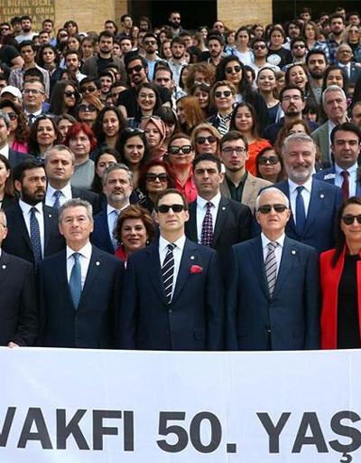Türk Eğitim Vakfı Anıtkabiri ziyaret etti