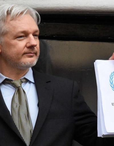 Pamela Anderson itiraf etti: “Julian Assangeı seviyorum”