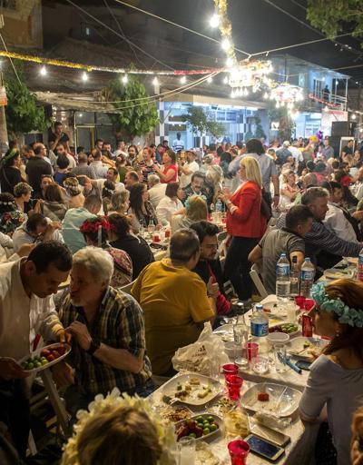 İzmirin Roman mahallesinde bir Hıdrellez gecesi