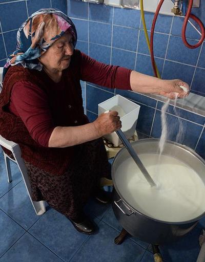 Asırlık dondurmanın 65 yıllık ustası: Fatma nine