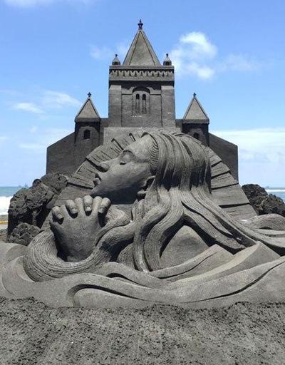 Japon sanatçı kumdan heykelleriyle büyülüyor