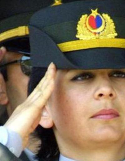 Türkiyenin ilk kadın ilçe jandarma komutanıydı
