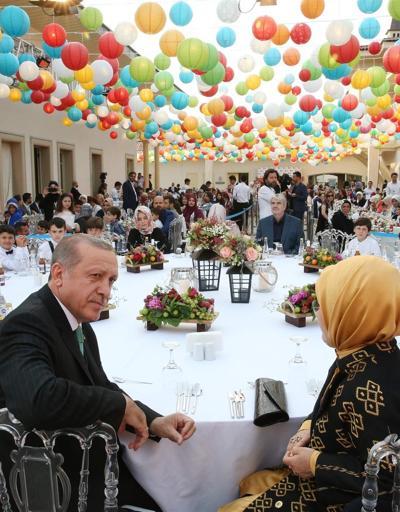 Cumhurbaşkanı Erdoğan ve eşi torununlarının mezuniyet törenine katıldı