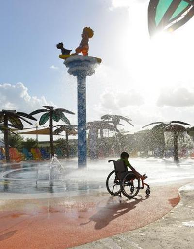 Dünyada bir ilk: Engellilere özel su parkı