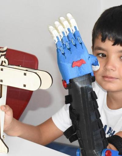 Liseli gençler Yusuf için robot el tasarladı