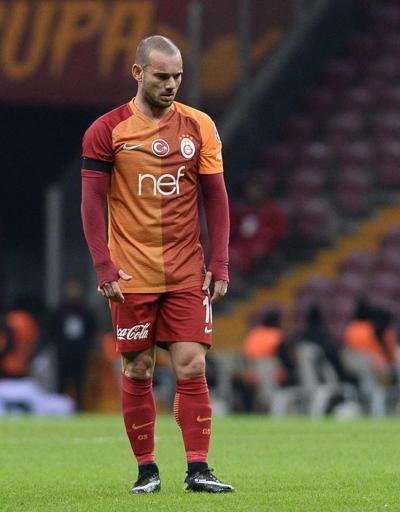 Sneijderden şok hareket: Galatasarayı sildi