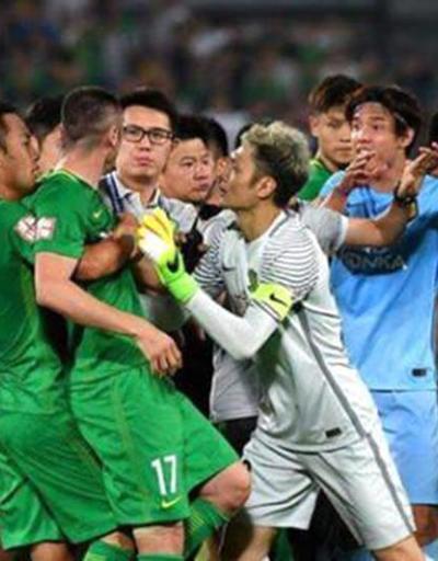Burak Yılmaza Çinde 5 maç ceza