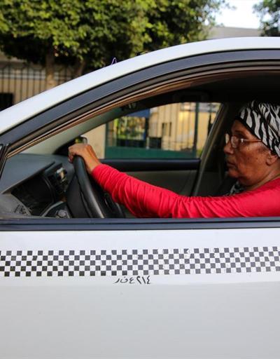 Bu kadın 38 senedir Kahire sokaklarını arşınlıyor
