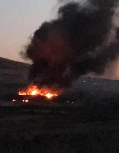 Son Dakika... Kilis - Gaziantep karayolundaki askeri personelin kaldığı konteyner bölgesinde yangın