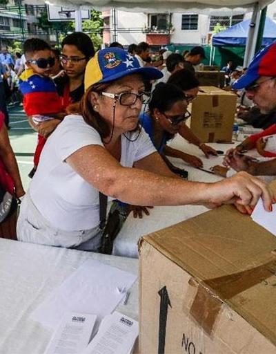 Venezuelada sembolik referandum