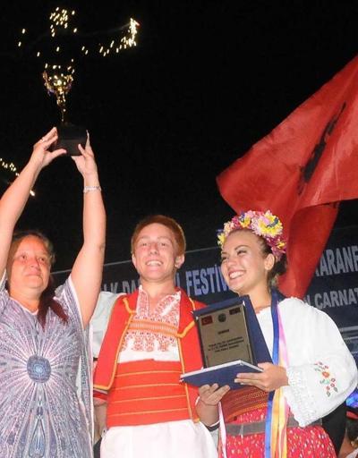 Uluslararası Altın Çınar Halk Dansları Yarışmasının kazananı Sırbistan