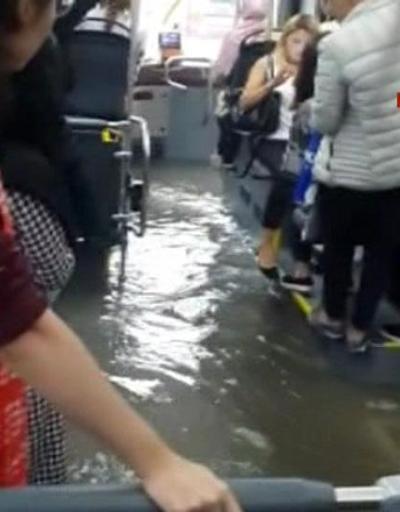 Küçükköy - Taksim seferini yapan otobüsü su bastı