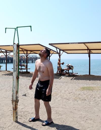Antalyada halk plajındaki görüntü tepki çekti