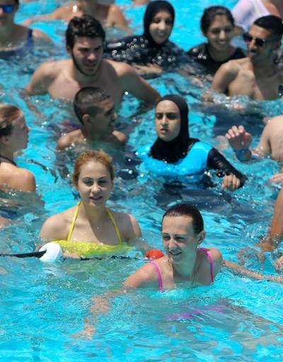 Antalyada havuzlar dolup taşıyor