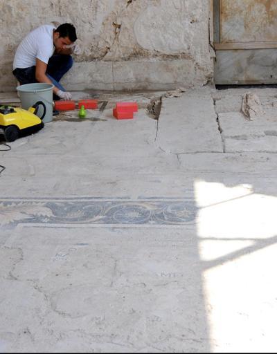 Perge Antik Kentinde eşsiz mozaik gün yüzüne çıkarılıyor