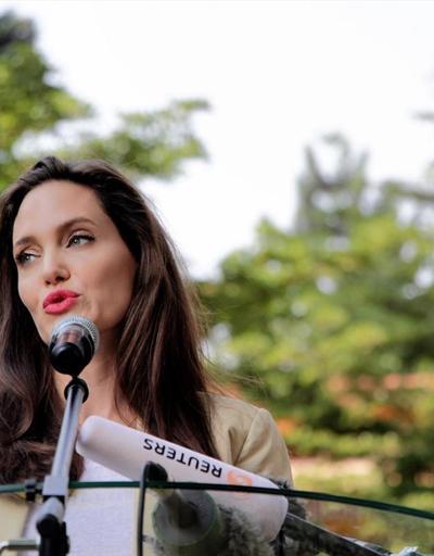 Angelina Jolie: Onlar görmesin diye duşta ağladım