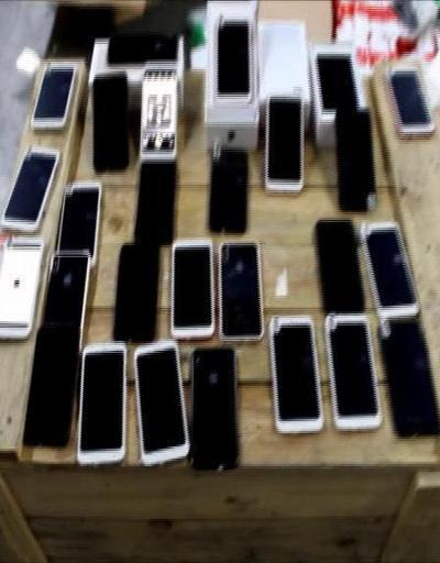 Kaçak telefonlar havalimanında yakalandı
