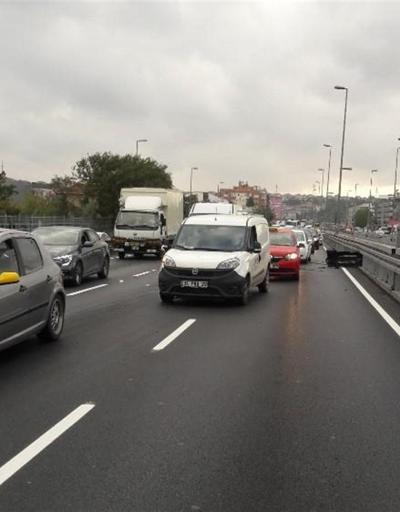 İstanbulda E-5’teki kaza trafiği felç etti