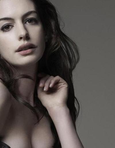 Ünlü oyuncu Anne Hathawayin çıplak fotoğrafları internete sızdırıldı
