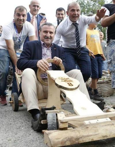 Spor Bakanı Osman Aşkın Bak Formulaza katıldı