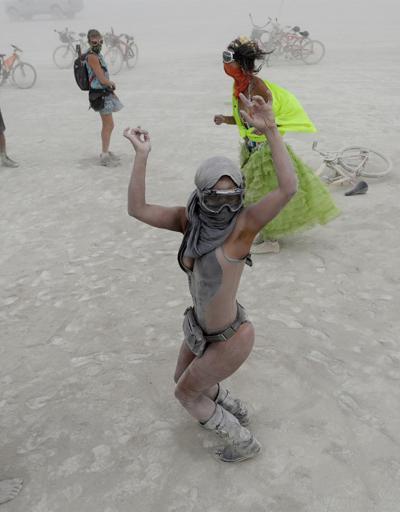 Şeyma Subaşından Burning Man paylaşımı