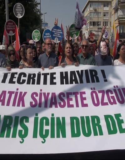 HDPnin Barış mitinginde maske arbedesi