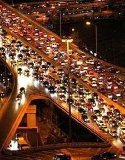 Tatil bitti İstanbulda trafik yoğunlaştı