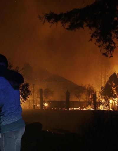 Kasırgadan sonra bu kez ABDyi yangın vurdu: 20 bin kişi kaçıyor