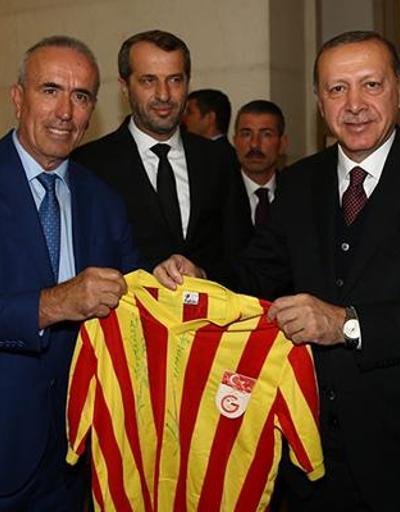 Simovic ve Prekaziden Cumhurbaşkanı Erdoğana Galatasaray forması